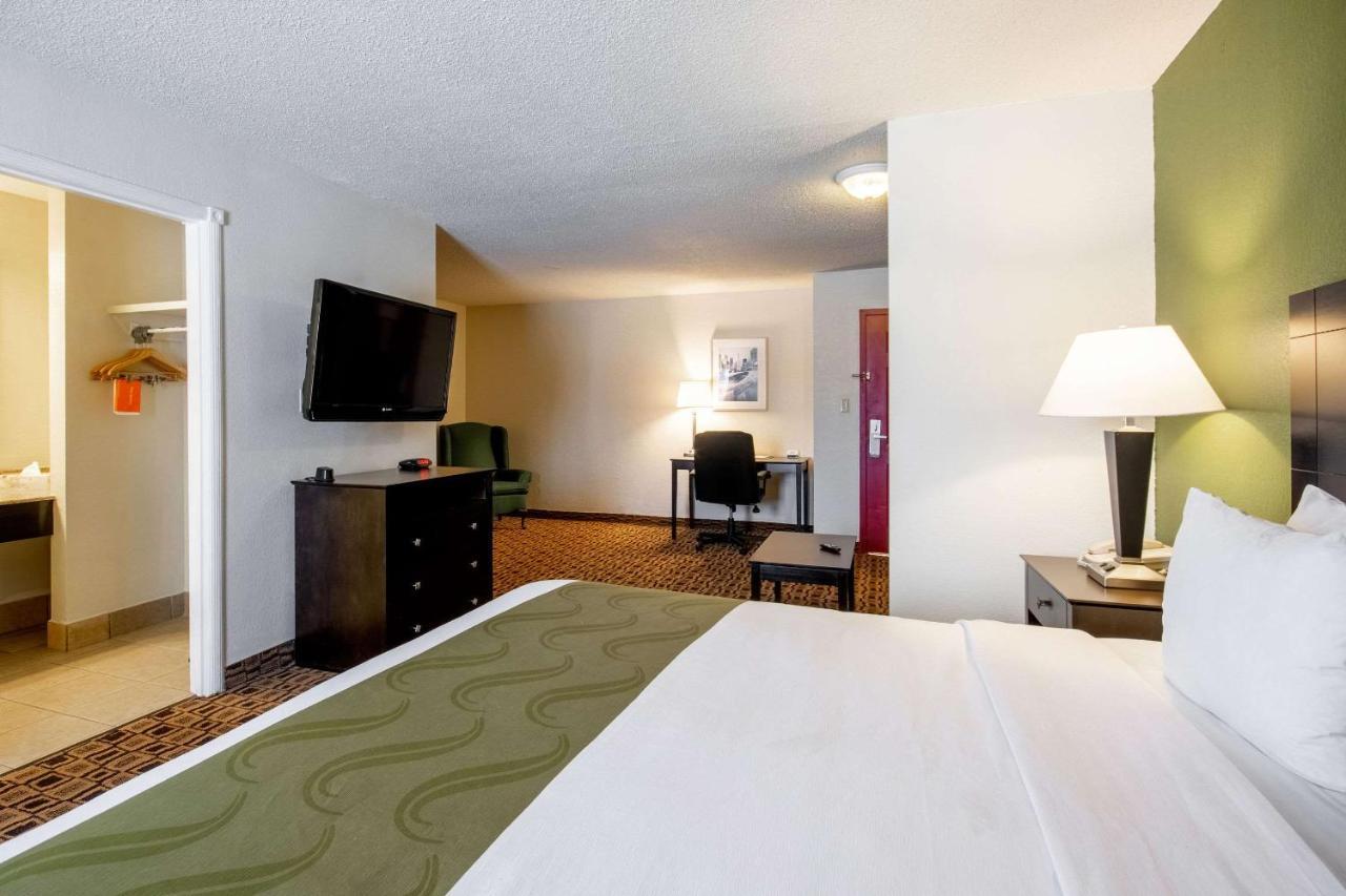 Coratel Plus Suites Wichita West Airport Zewnętrze zdjęcie
