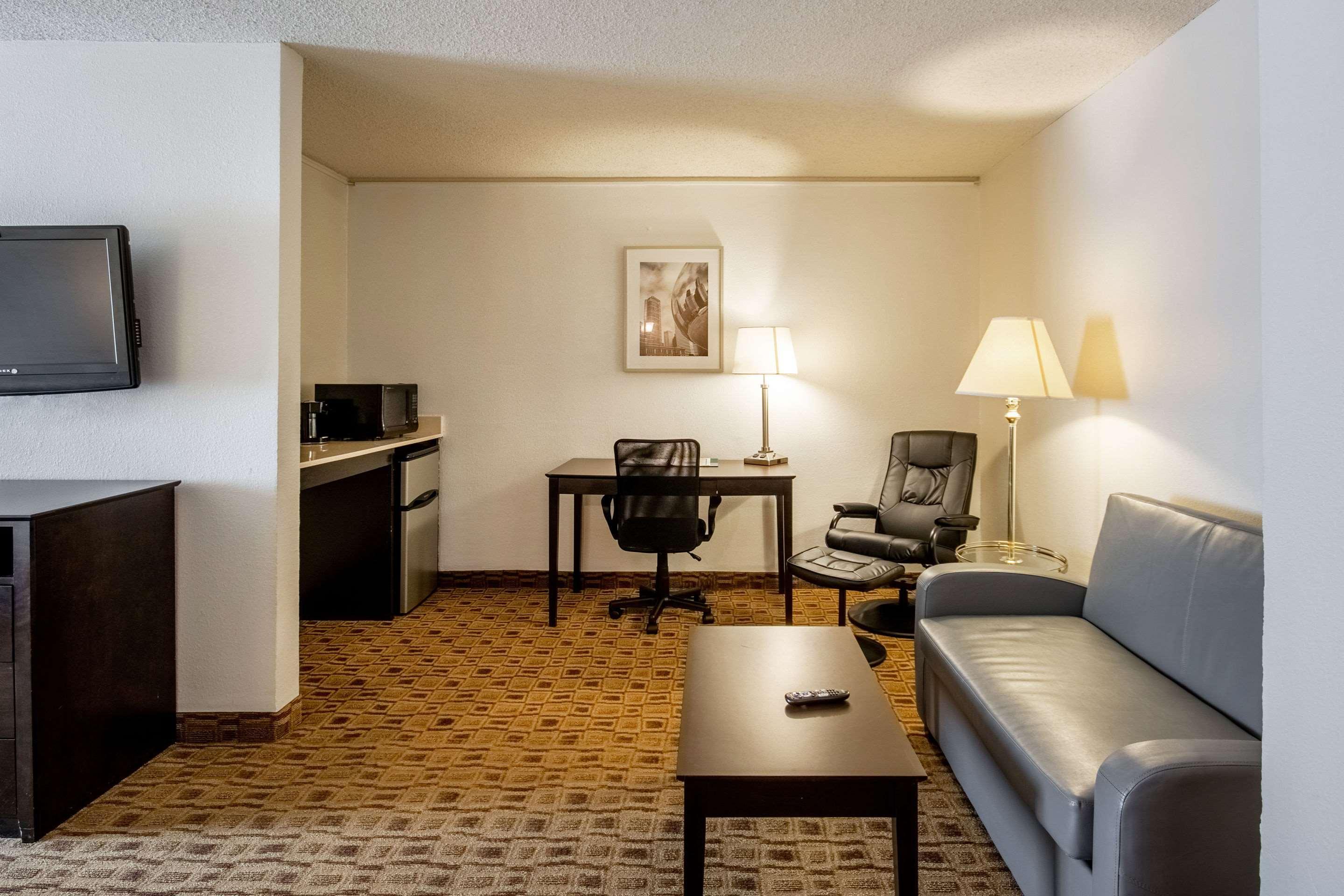 Coratel Plus Suites Wichita West Airport Zewnętrze zdjęcie