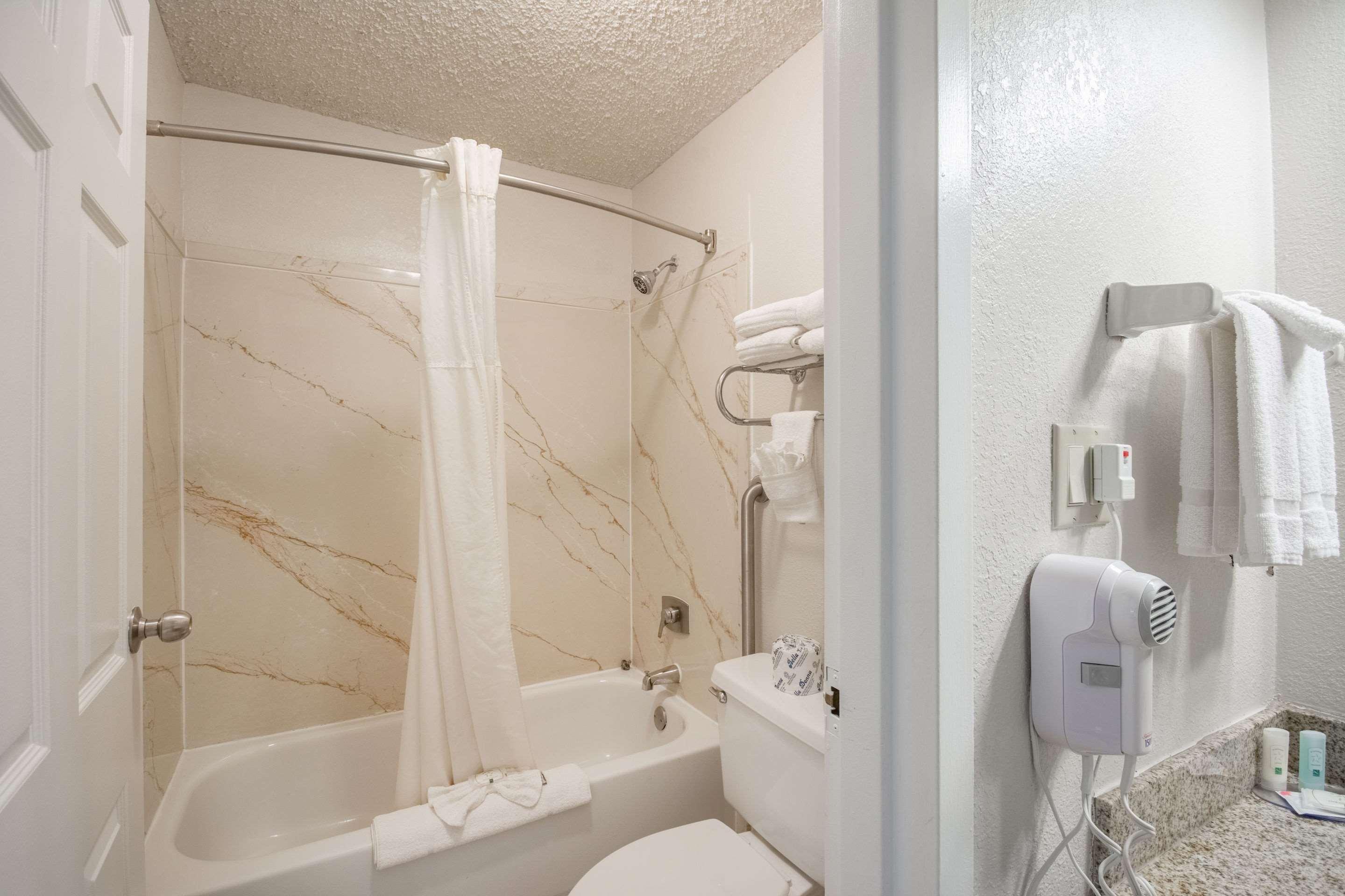 Coratel Plus Suites Wichita West Airport Zewnętrze zdjęcie