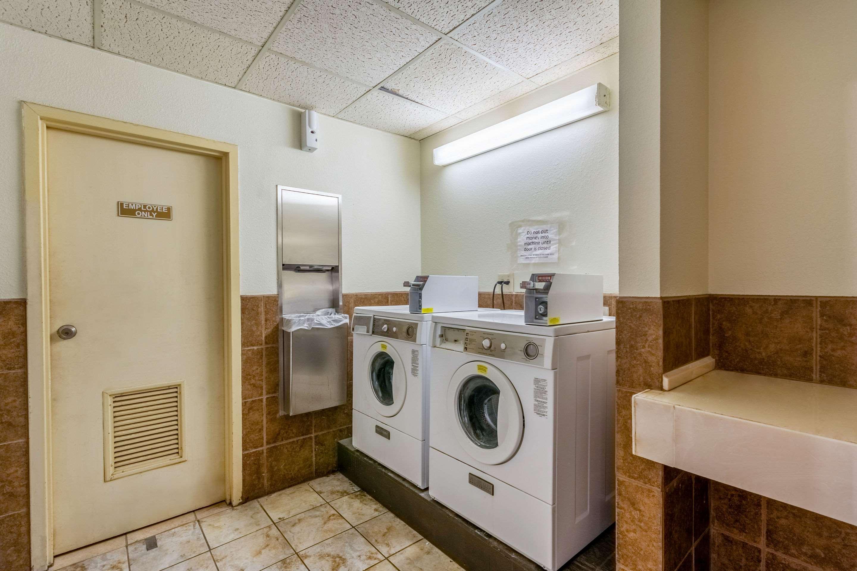 Coratel Plus Suites Wichita West Airport Zewnętrze zdjęcie