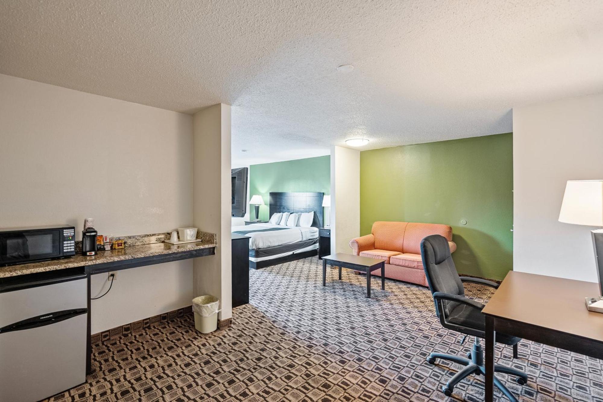 Coratel Plus Suites Wichita West Airport Zewnętrze zdjęcie